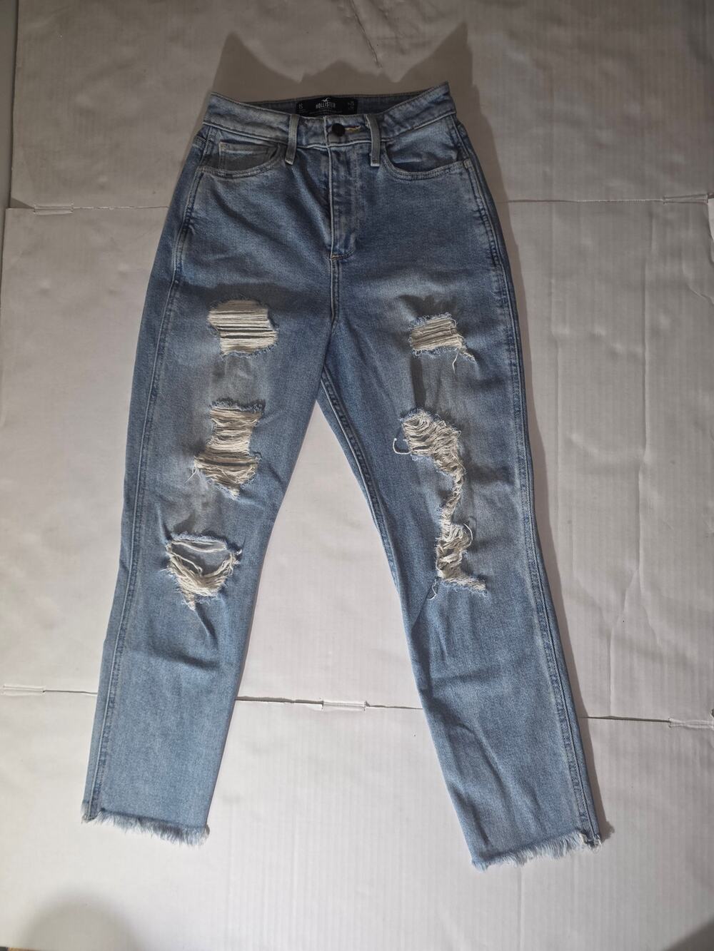 Hollister Women's Curvy Ultra High-Rise Mom Jean "Hollister Vintage Stretch"